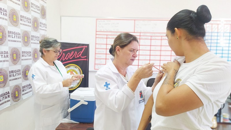 Efetivo do 25º BPM recebe proteção contra influenza (4)