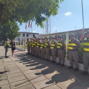 Policiais militares e professores à frente das escolas na cidade de Uruguaiana 