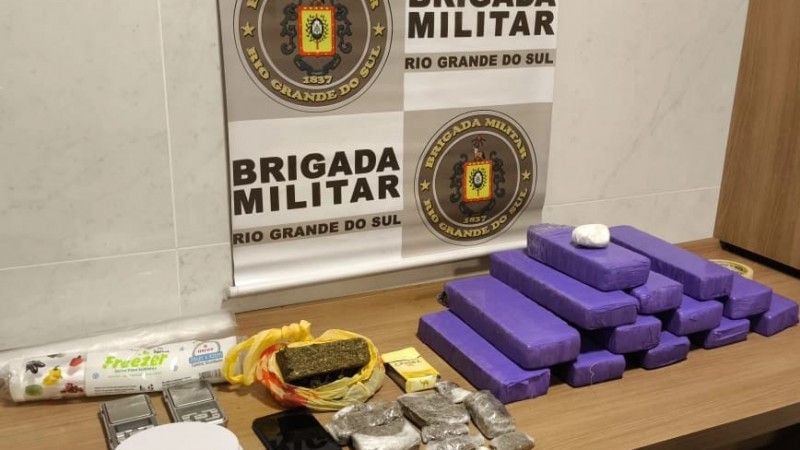 Brigada Militar prende homens e mulher por tr&aacute;fico de drogas em Santa Cruz do Sul