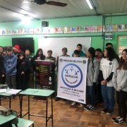 Guarnição da Patrulha Maria da Penha com os alunos