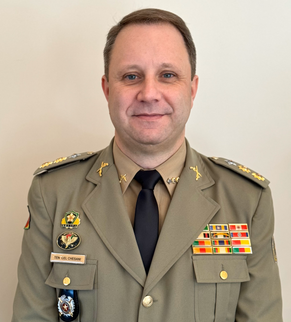 Tenente-coronel Flori Chesani Júnior
