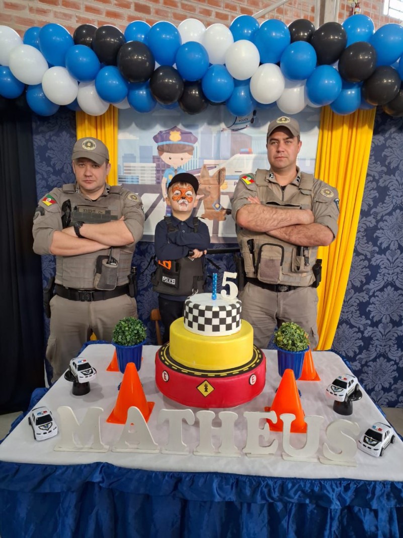 BM prestigia aniversário de criança que admira a Instituição