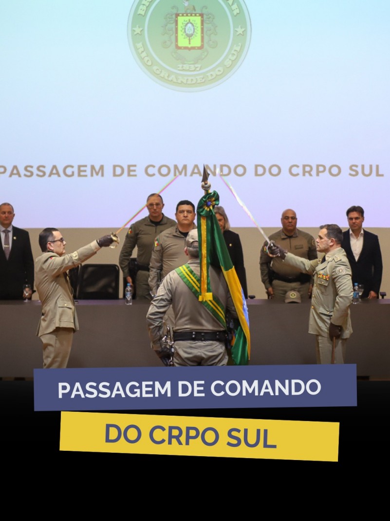 Imagem mostra oficiais perfilados fazendo a passagem do comando do CRPO Sul