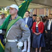 Bandeira Nacional posicionada na Solenidade