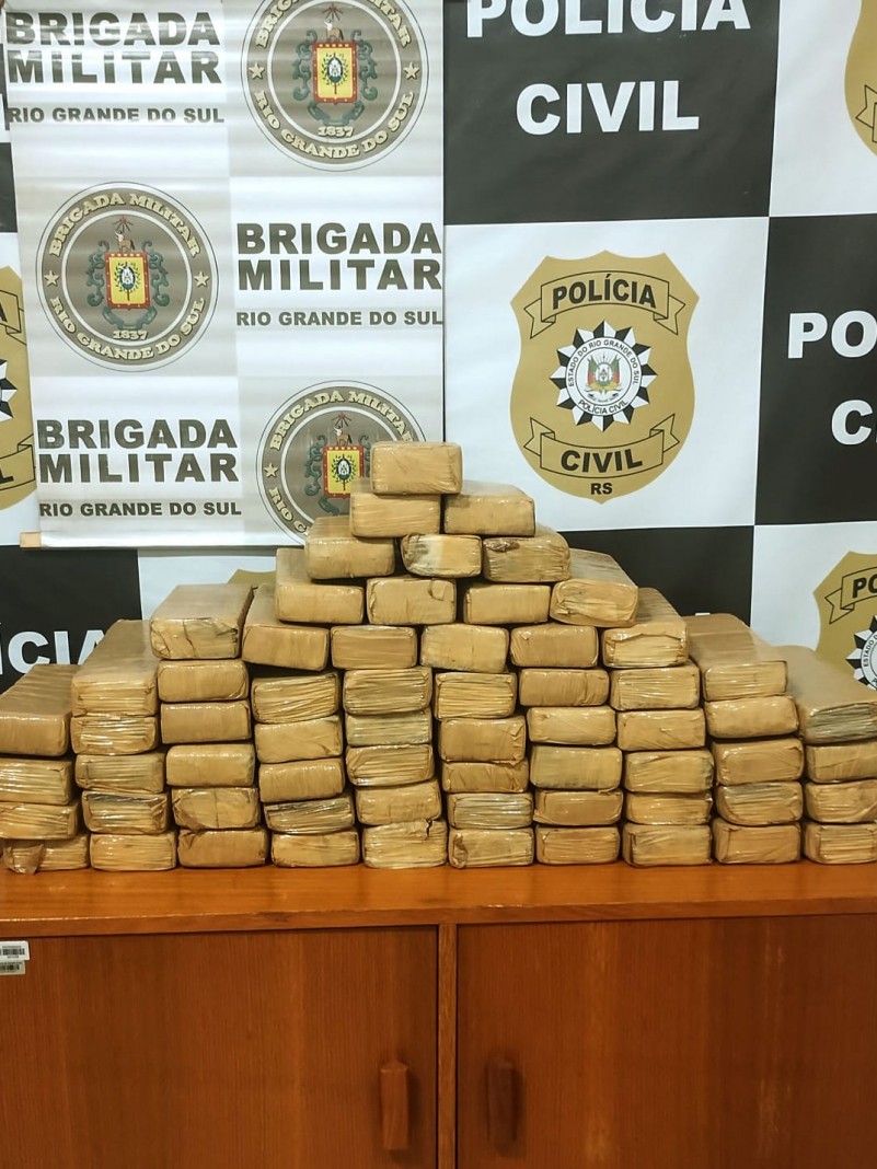 BM e PC apreende aproximadamente 50 quilos de maconha