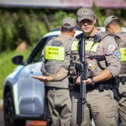 Policial em Barreira
